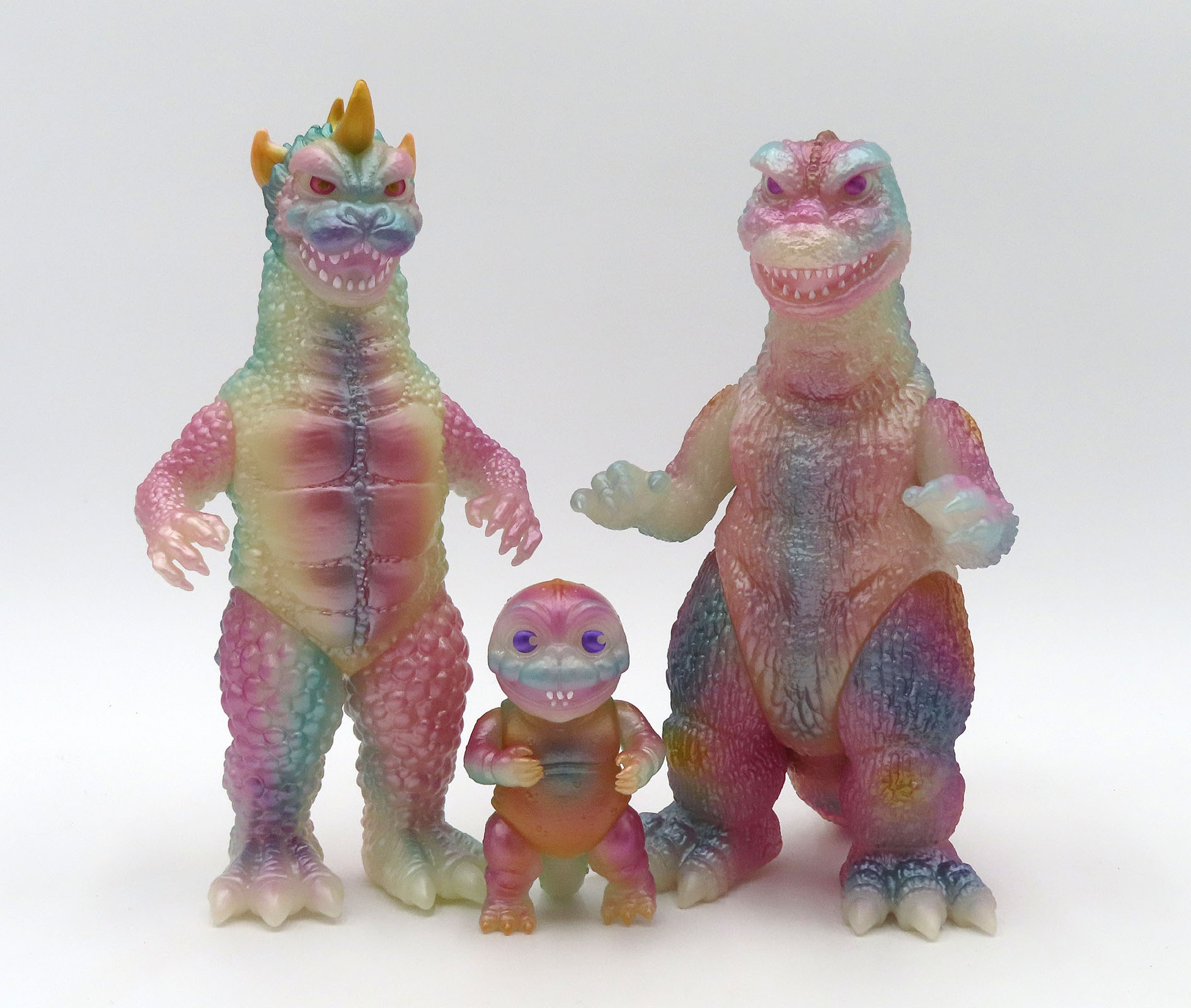 mondoSetAllMonstersAttackGlowGS1.jpg